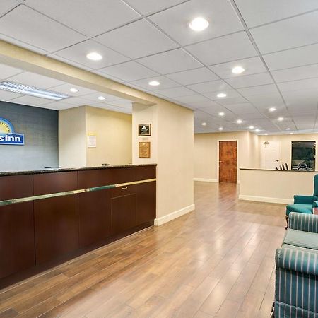 Days Inn - Chapel Hill Bagian luar foto