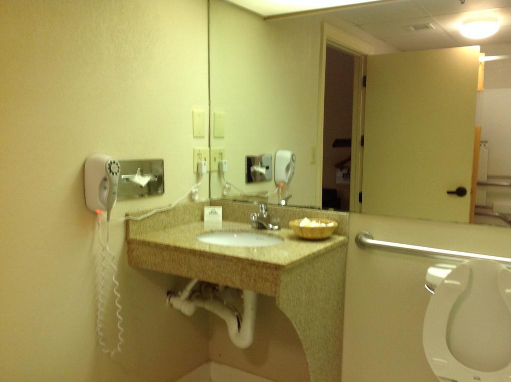 Days Inn - Chapel Hill Ruang foto