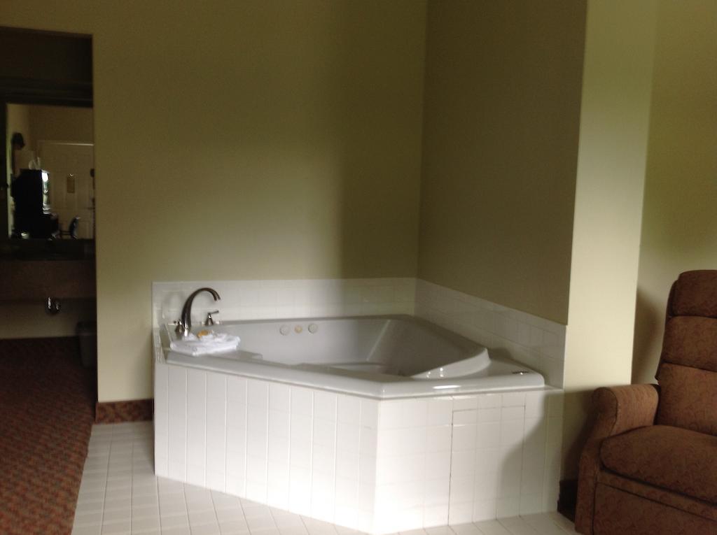 Days Inn - Chapel Hill Ruang foto