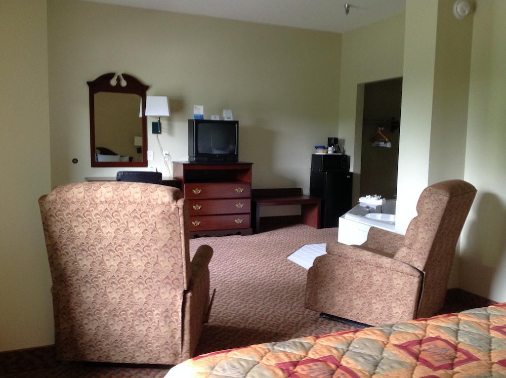 Days Inn - Chapel Hill Ruang foto